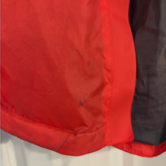 Sierra Designs Red Zip up windbreaker jacket, women’s medium, GUC - Picture 6 of 6